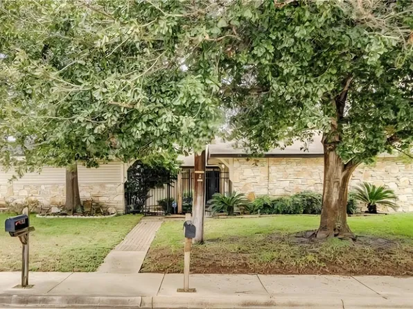 2515 Longmire Dr, College Station, TX 77845