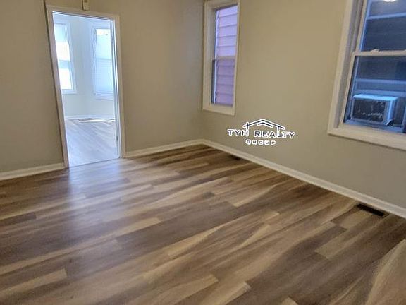 5th image of 472 S 14th St Floor 1