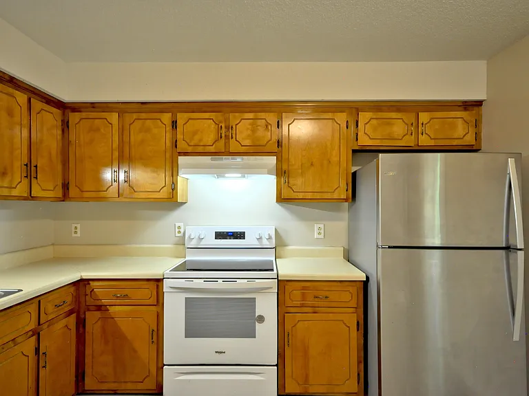 460 Martha Ln #C — Photo 9