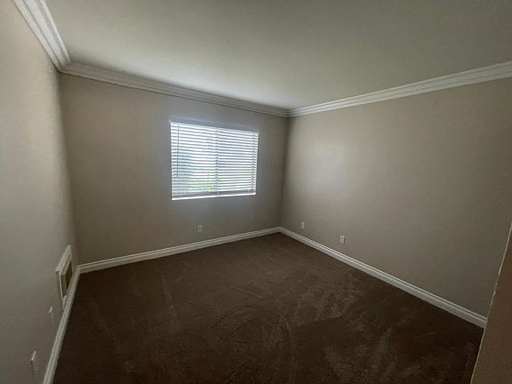 5th image of 211 Woodland Pkwy Unit 111