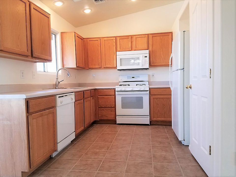 2nd image of 4417 N Preston Dr