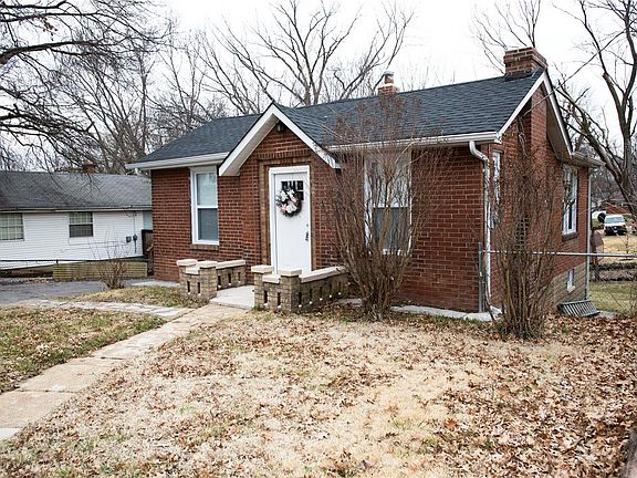 3rd image of 619 De Merville Ave