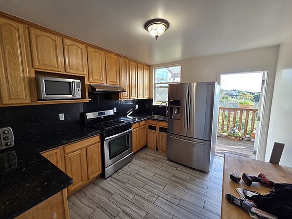 5th image of 3623 Kirkham St Room 3
