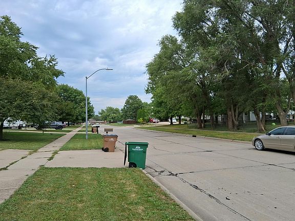 4th image of 400 SW Maplewood Dr