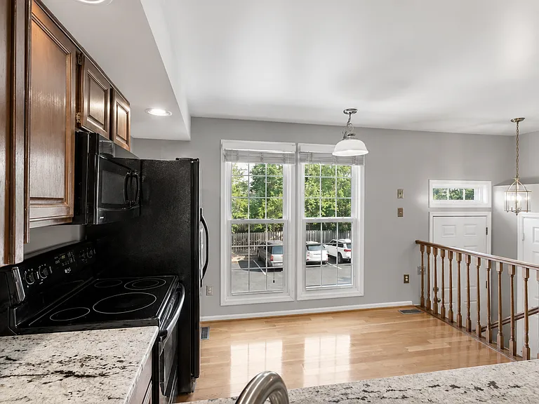 703 Herndon Woods Ct — Photo 3