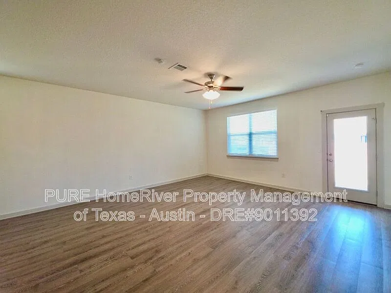 4 bed, 2.0 bath, 2017 sqft, $1,995 — Photo 4