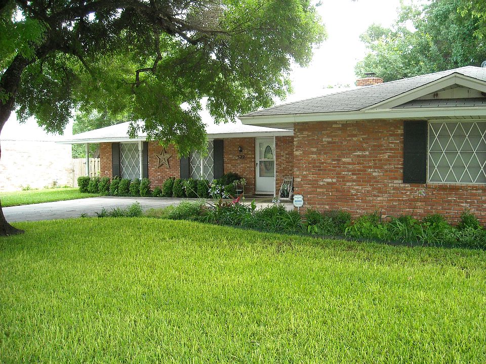 2nd image of 322 De Soto Dr