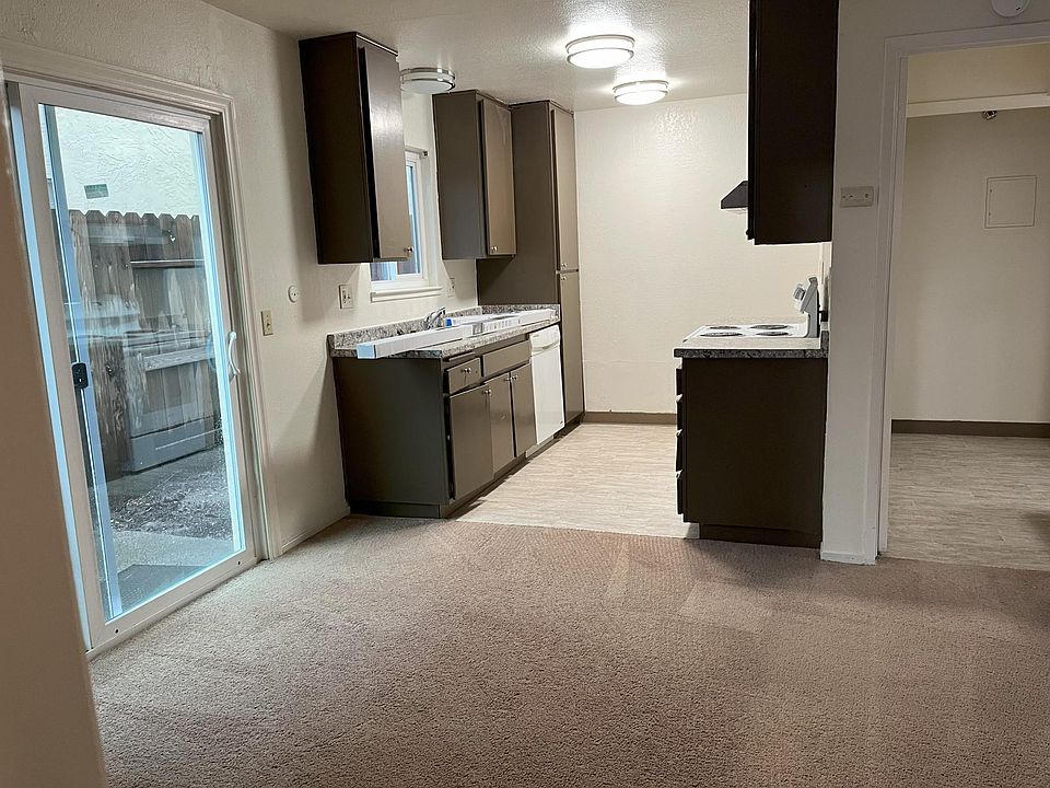 1st image of 1586 Silver Creek Cir