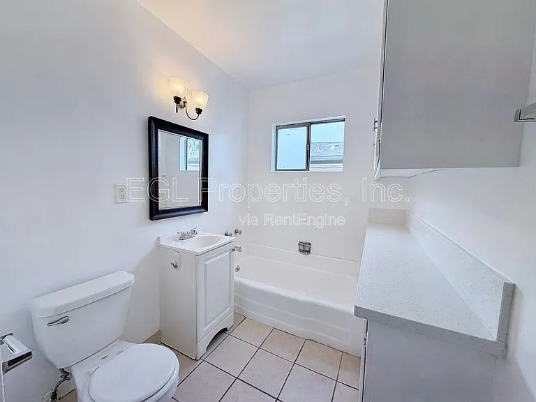 1006 N Orange Grove Ave #7 — Photo 10