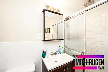 Rented by R New York