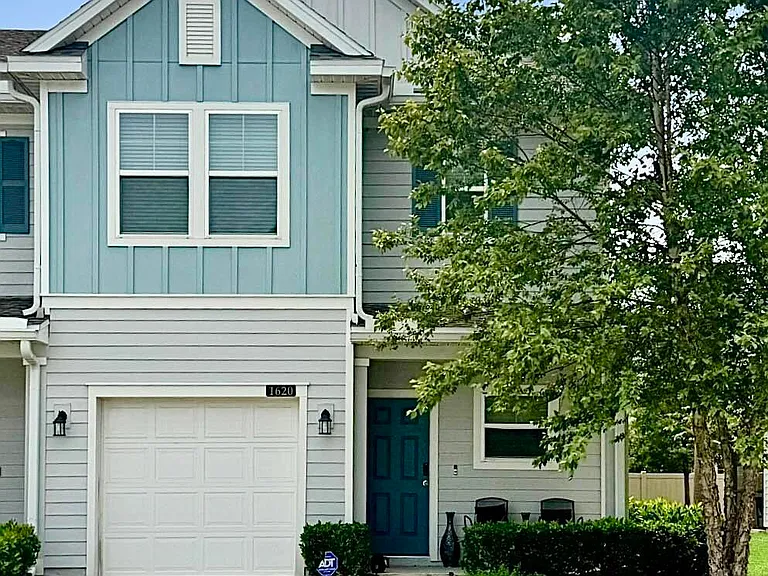 1620 Pottsburg Point Dr — Photo 2