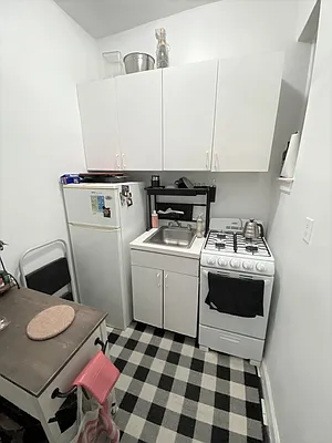 Rented by Douglas Elliman | media 4