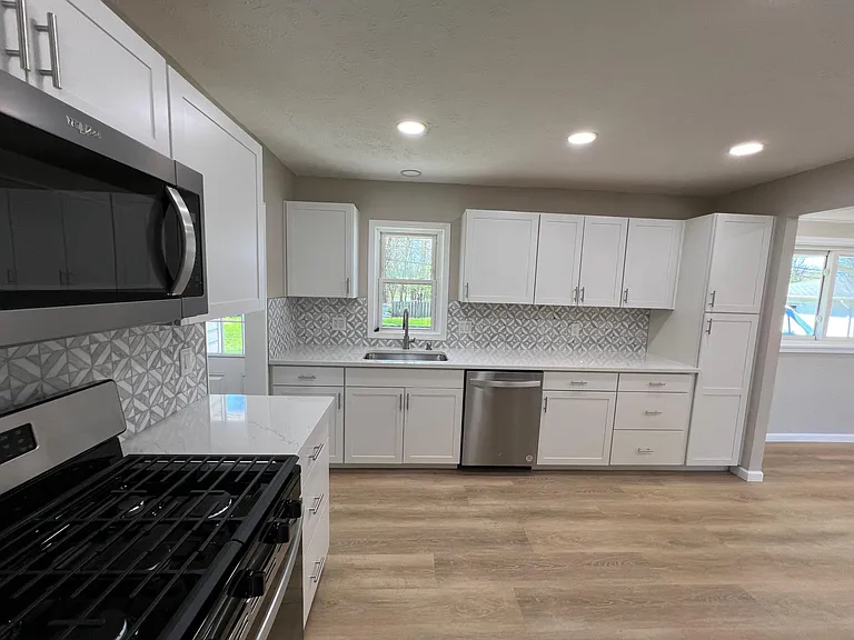 7326 Dell Haven Dr — Photo 6