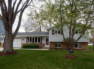 1013 Edgewood Rd, Kewaskum, WI 53040