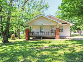 206 S Hickory St, Nowata, OK 74048