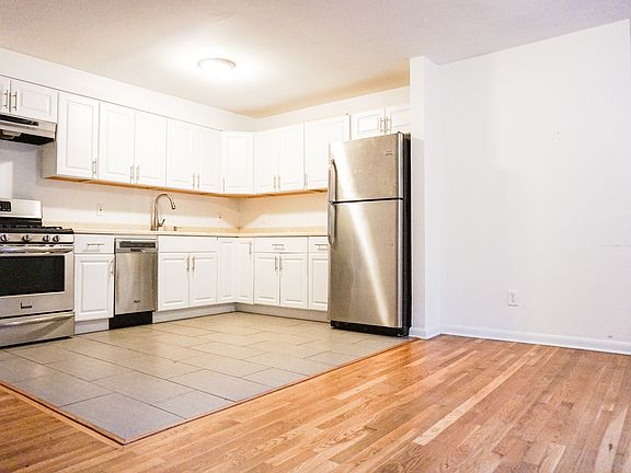 4th image of 36 Vernon Ave #1