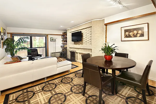 Sold by Stribling | media 9