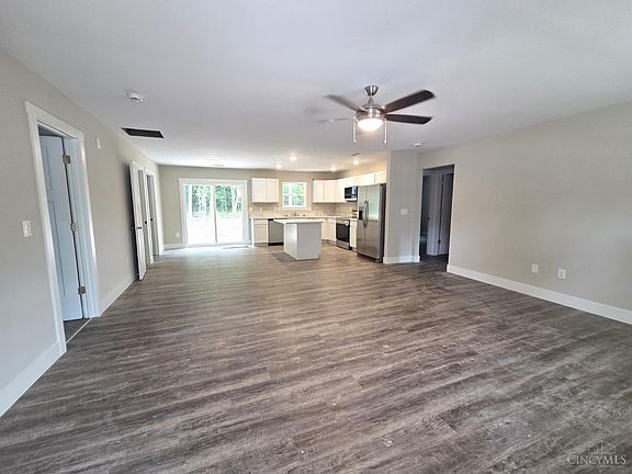 5th image of 2574 Airport Rd