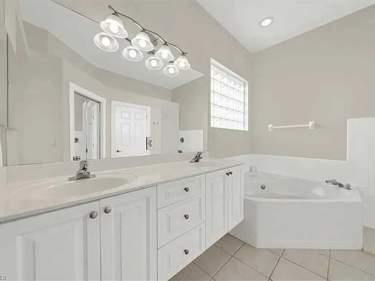 28327 Hidden Lake Dr — Photo 18