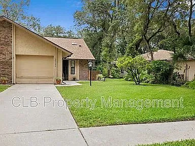2 bed, 2.0 bath, 915 sqft, $1,950 — Photo 3