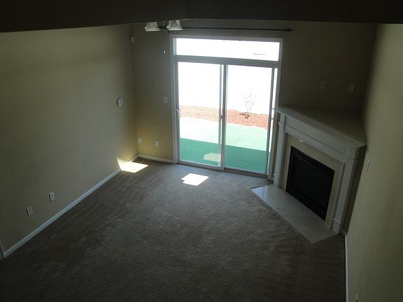 4th image of 820 Devereaux Dr