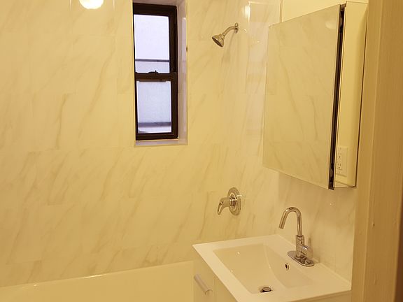 5th image of 6384 Saunders St #6N
