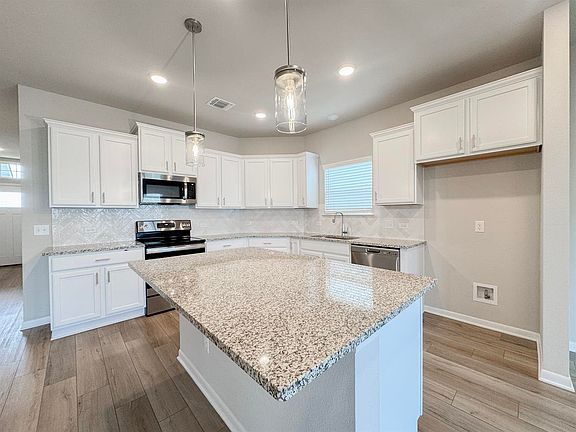 4th image of 2716 Fox River Dr