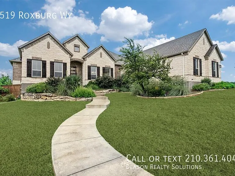 1519 Roxburg Way — Photo 2