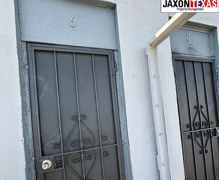 3119 Frutas Ave #6 — Photo 2