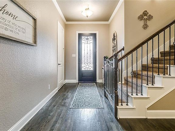 5th image of 1036 Merion Dr