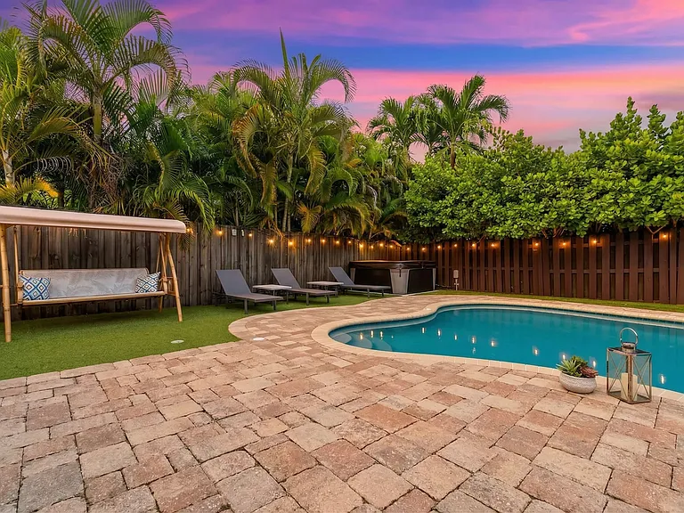 1217 Seabreeze Blvd — Photo 51