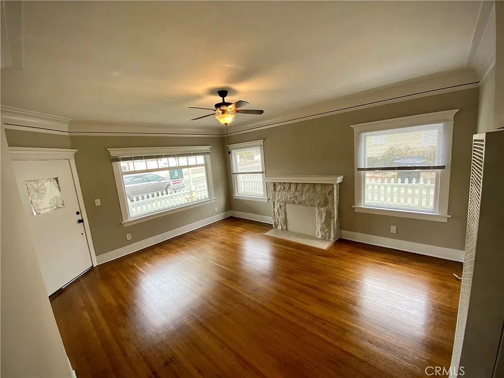 1 bed, 800 sqft, $2,050 — Photo 3