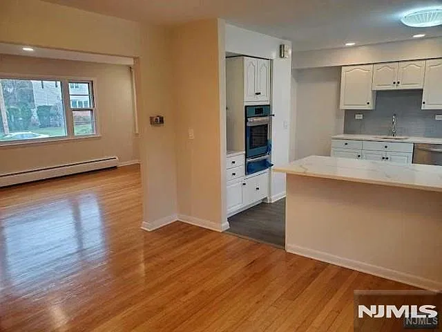 3 bed, 1.5 bath, $4,900 — Photo 4