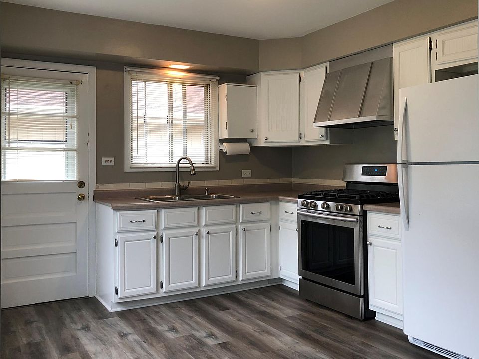 Eat-in kitchen. Gas oven/stove and new refrigerator. New floors.