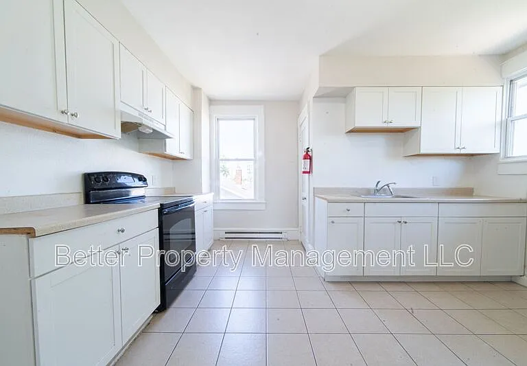 220 W Plum St #2 — Photo 3