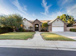 1976 Bordeaux Dr, Tulare, CA 93274