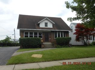 962 John St, Joliet, IL 60435