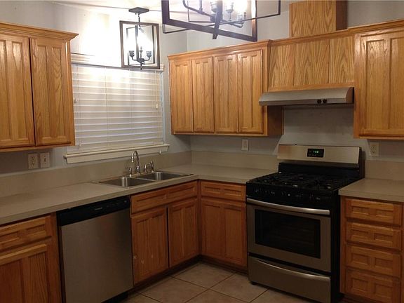 3rd image of 603 Midway Dr W