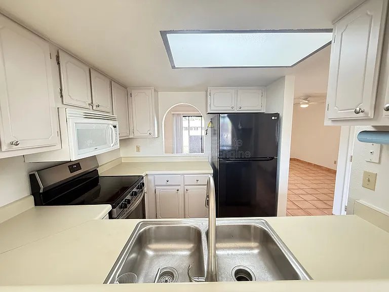 611 W 13th St — Photo 19