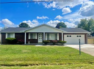 30 N Azalea Dr, Millwood, WV 25262
