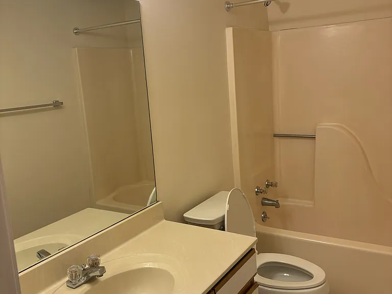 1101 Creekside Pl — Photo 4