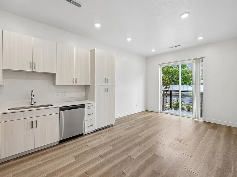 Wasatch View Apartments — Photo 48