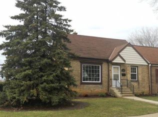 1259 N 71st St, Wauwatosa, WI 53213