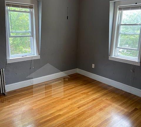 4th image of 130 Willow Ave #1