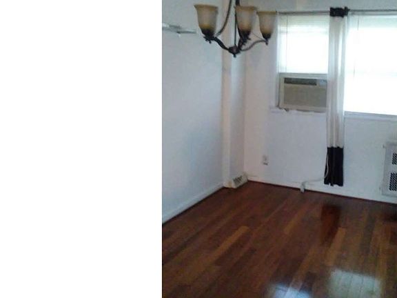 3rd image of 7528 Dickens Pl
