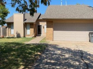 4633 SE Brighton Pl, Lawton, OK 73501