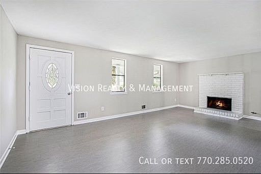2nd image of 204 Woodland Ct