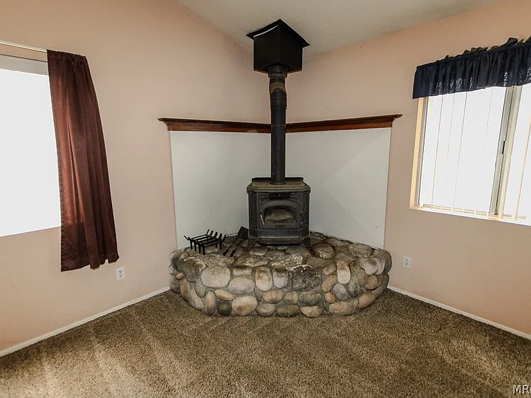 870 Ash Ln — Photo 7