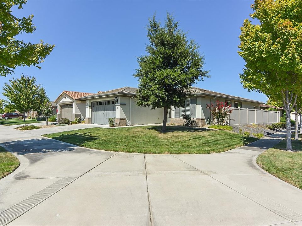 1st image of 2358 Shadow Berry Dr