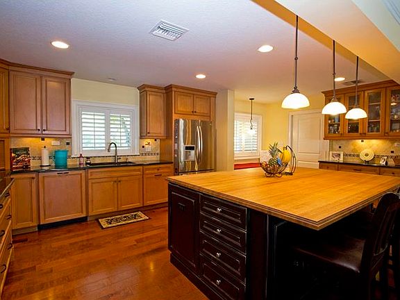4th image of 1709 Lorena Ln